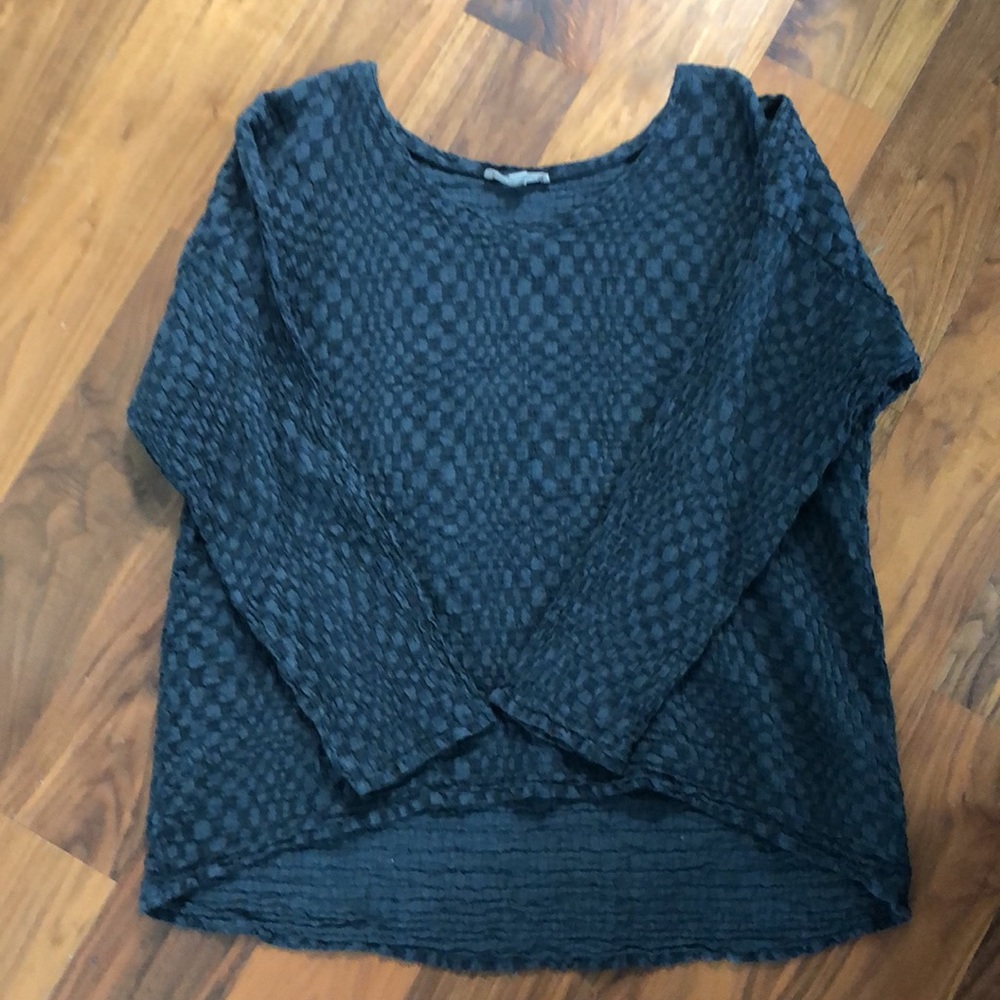 💫💫🤩 Textured high-low top 🤩💫💫 - Picture 6 of 6